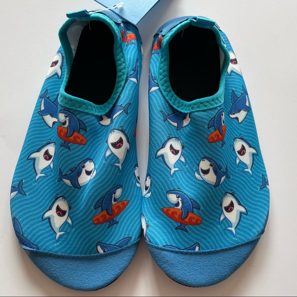5/$25 Shark Water/Beach Shoes Blue Kids Size 1